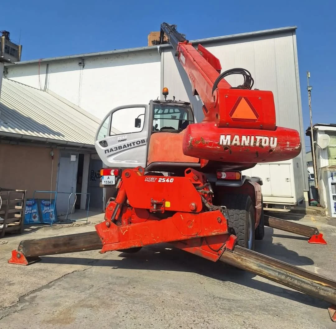 Телескопичен товарач Manitou MRT 2540 - изображение 8
