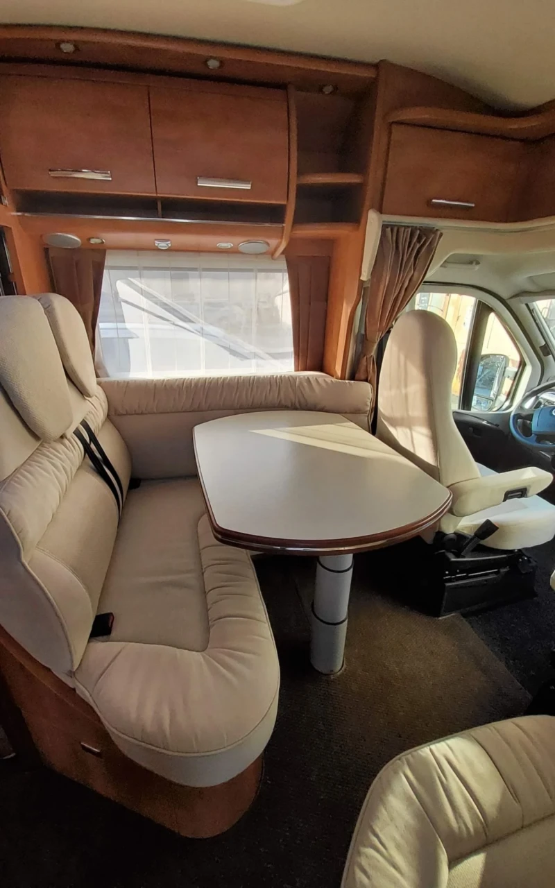 Кемпер Carthago Chic c-line, снимка 8 - Каравани и кемпери - 52550006