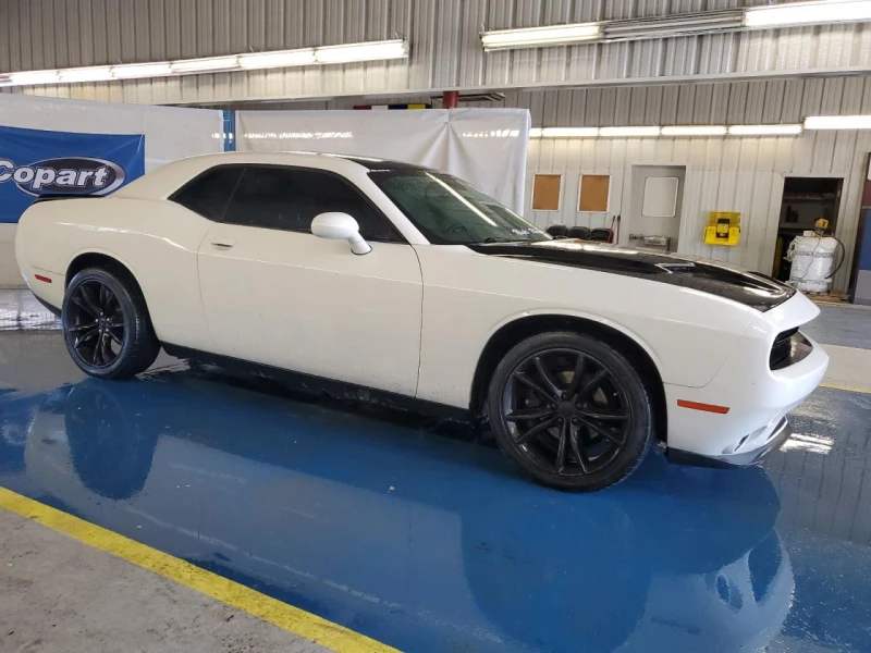 Dodge Challenger SXT 3.6 Pentastar V6 (305 кс) Automatic, снимка 4 - Автомобили и джипове - 47952606