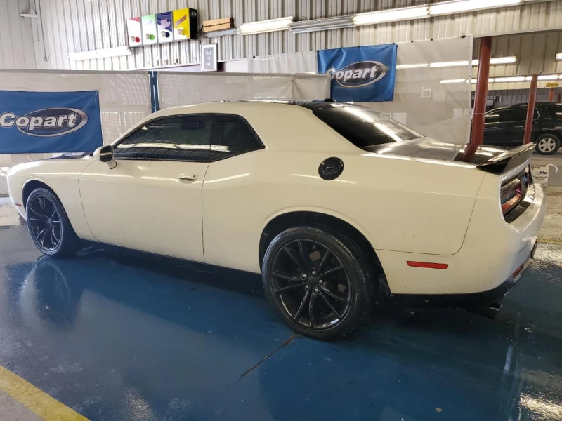 Dodge Challenger SXT 3.6 Pentastar V6 (305 кс) Automatic, снимка 2 - Автомобили и джипове - 47952606