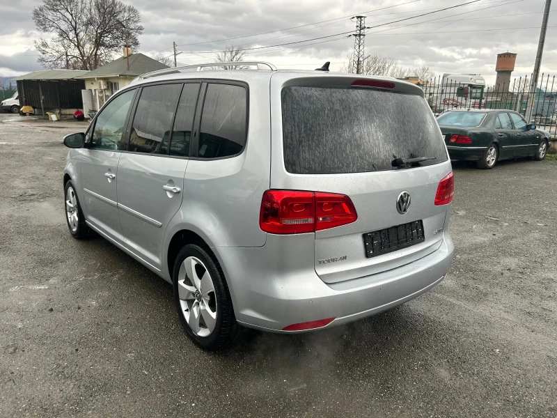 VW Touran 2.0TDI DSG LED 7местен , снимка 8 - Автомобили и джипове - 48432504