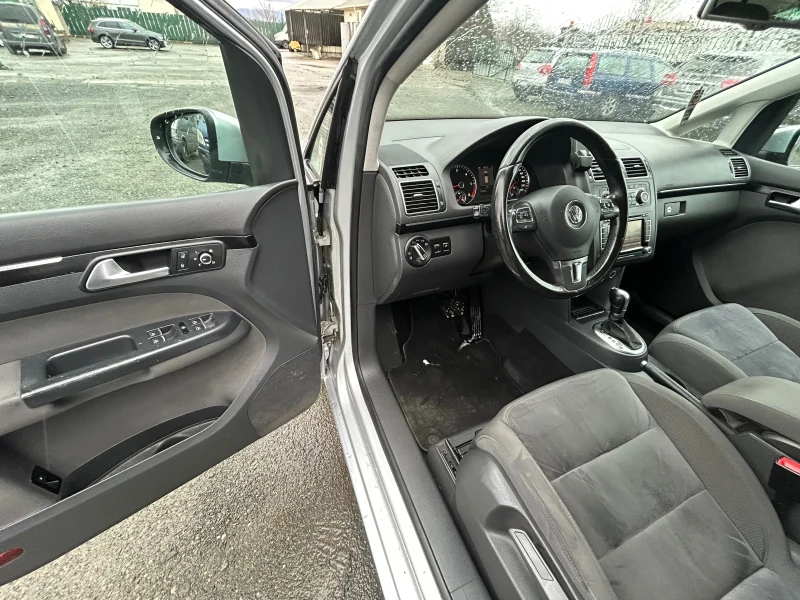 VW Touran 2.0TDI DSG LED 7местен , снимка 10 - Автомобили и джипове - 48432504