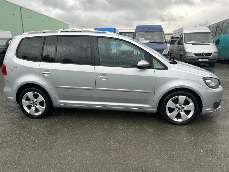 VW Touran 2.0TDI DSG LED 7местен , снимка 4 - Автомобили и джипове - 48432504