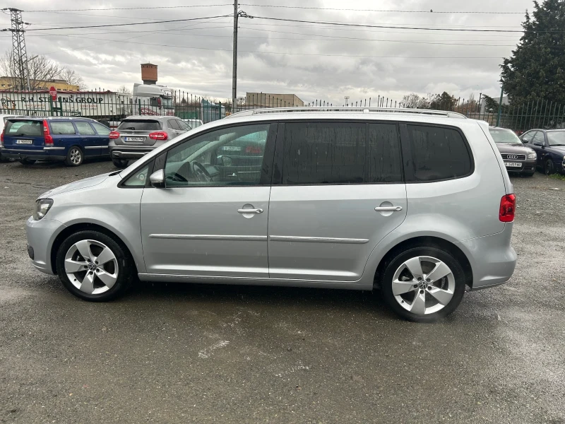 VW Touran 2.0TDI DSG LED 7местен , снимка 13 - Автомобили и джипове - 48432504