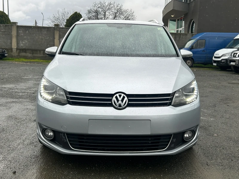 VW Touran 2.0TDI DSG LED 7местен , снимка 2 - Автомобили и джипове - 48432504