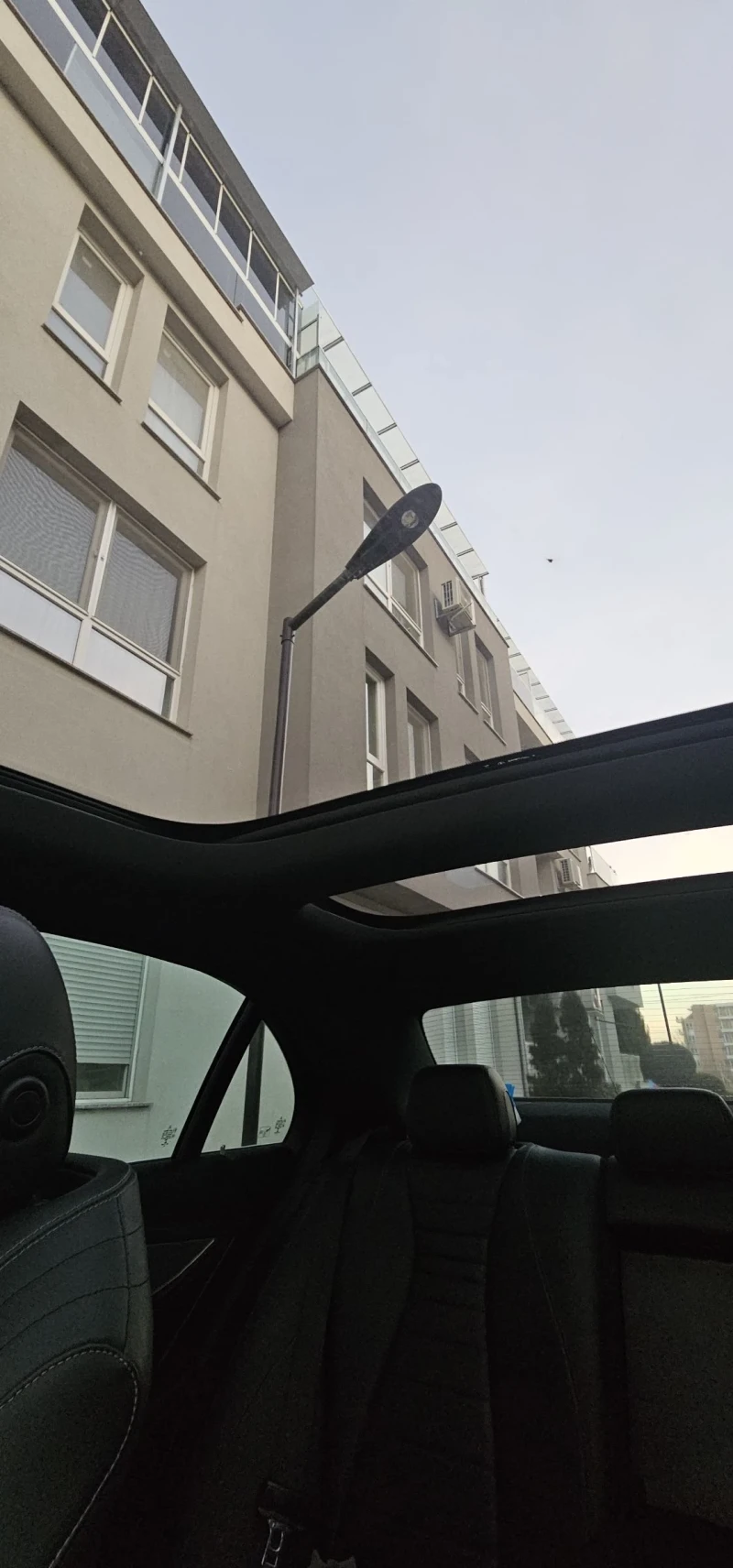 Mercedes-Benz E 220, снимка 7 - Автомобили и джипове - 52860315