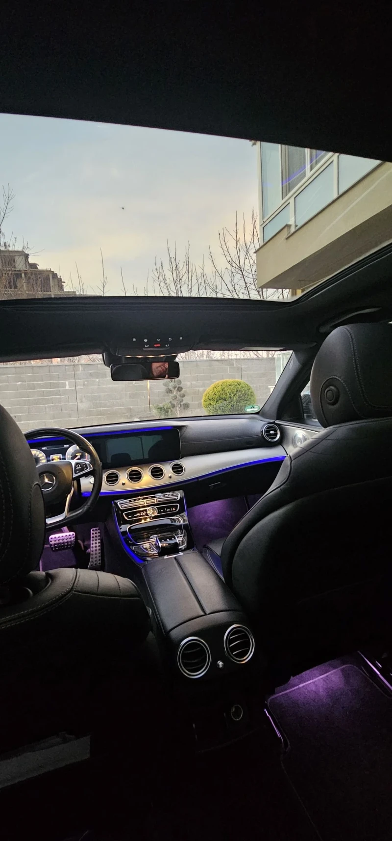 Mercedes-Benz E 220, снимка 8 - Автомобили и джипове - 52860315