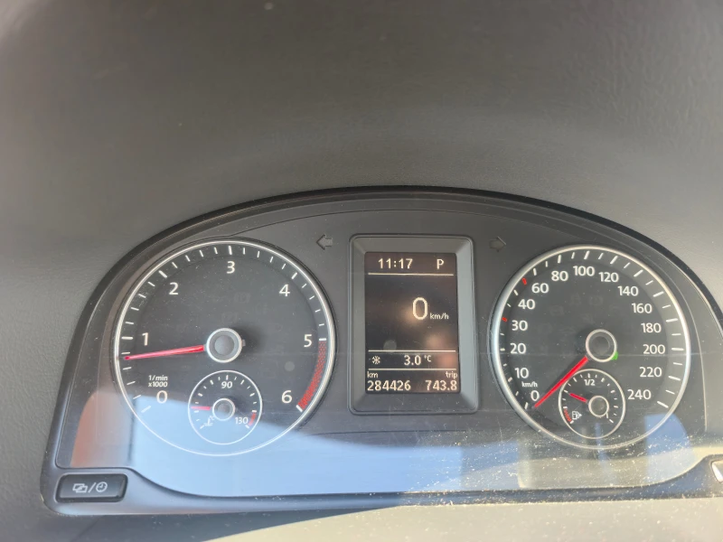 VW Touran 1.6Automatic, снимка 7 - Автомобили и джипове - 52806856