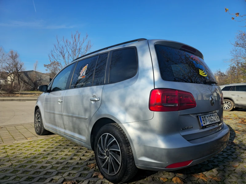 VW Touran 1.6Automatic, снимка 6 - Автомобили и джипове - 52806856