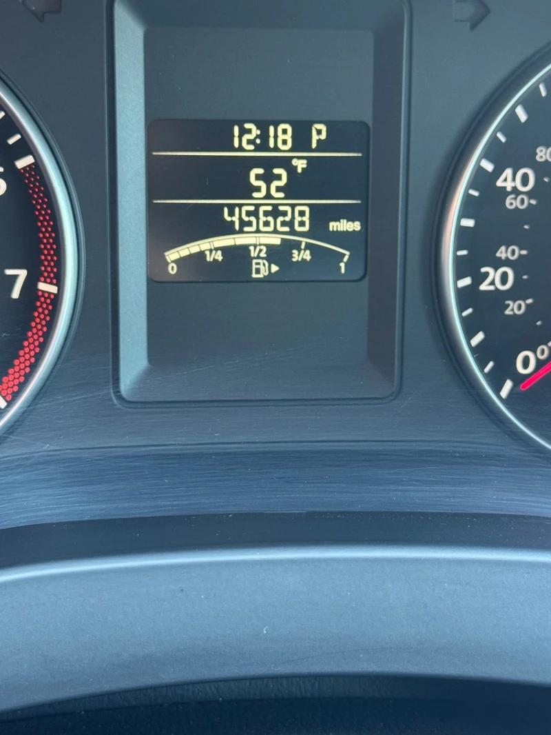 VW Jetta 2.5 SE SPORT, снимка 14 - Автомобили и джипове - 53120629