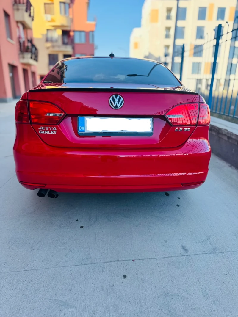 VW Jetta 2.5 SE SPORT, снимка 6 - Автомобили и джипове - 53120629