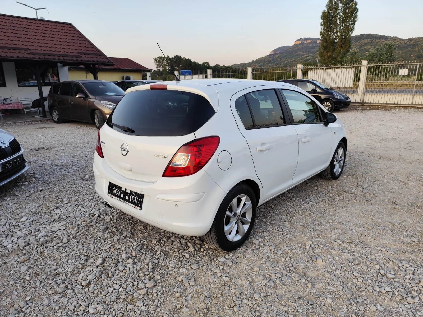 Opel Corsa 1.2 бензин - изображение 5