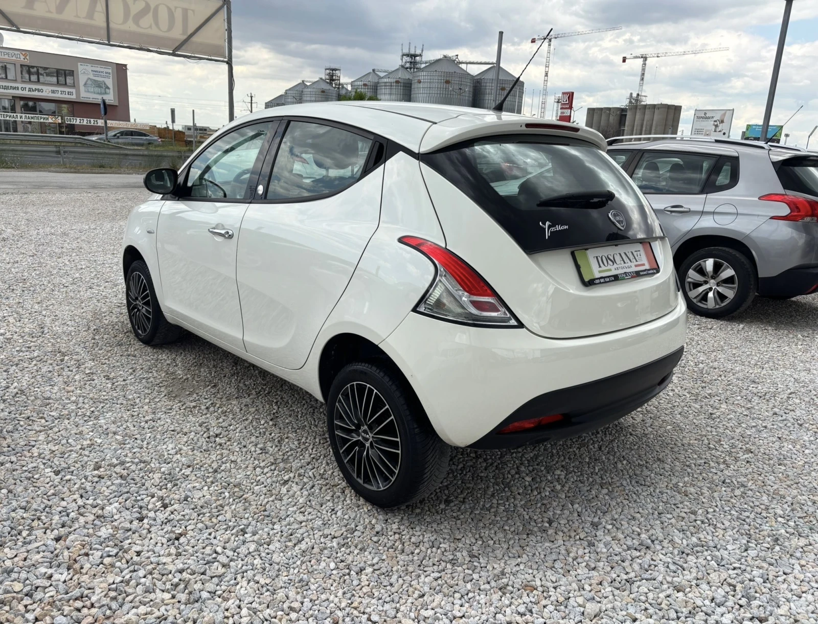 Lancia Ypsilon 0.9i* CNG* Euro 5B* Лизинг - изображение 3