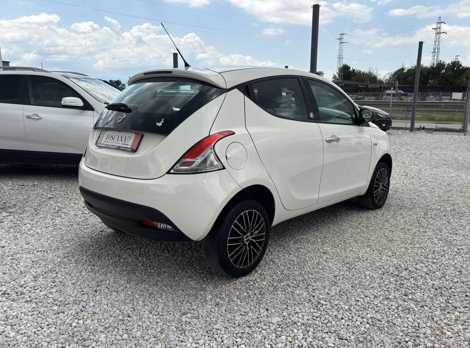 Lancia Ypsilon 0.9i* CNG* Euro 5B* Лизинг - изображение 4