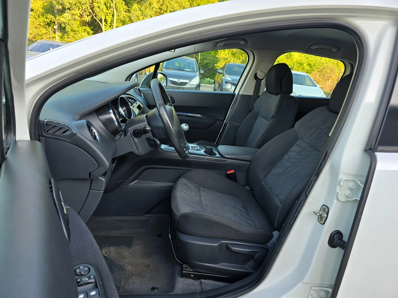 Peugeot 3008 2.0HDI, 150к.с., 6ск., 2011г. - изображение 9