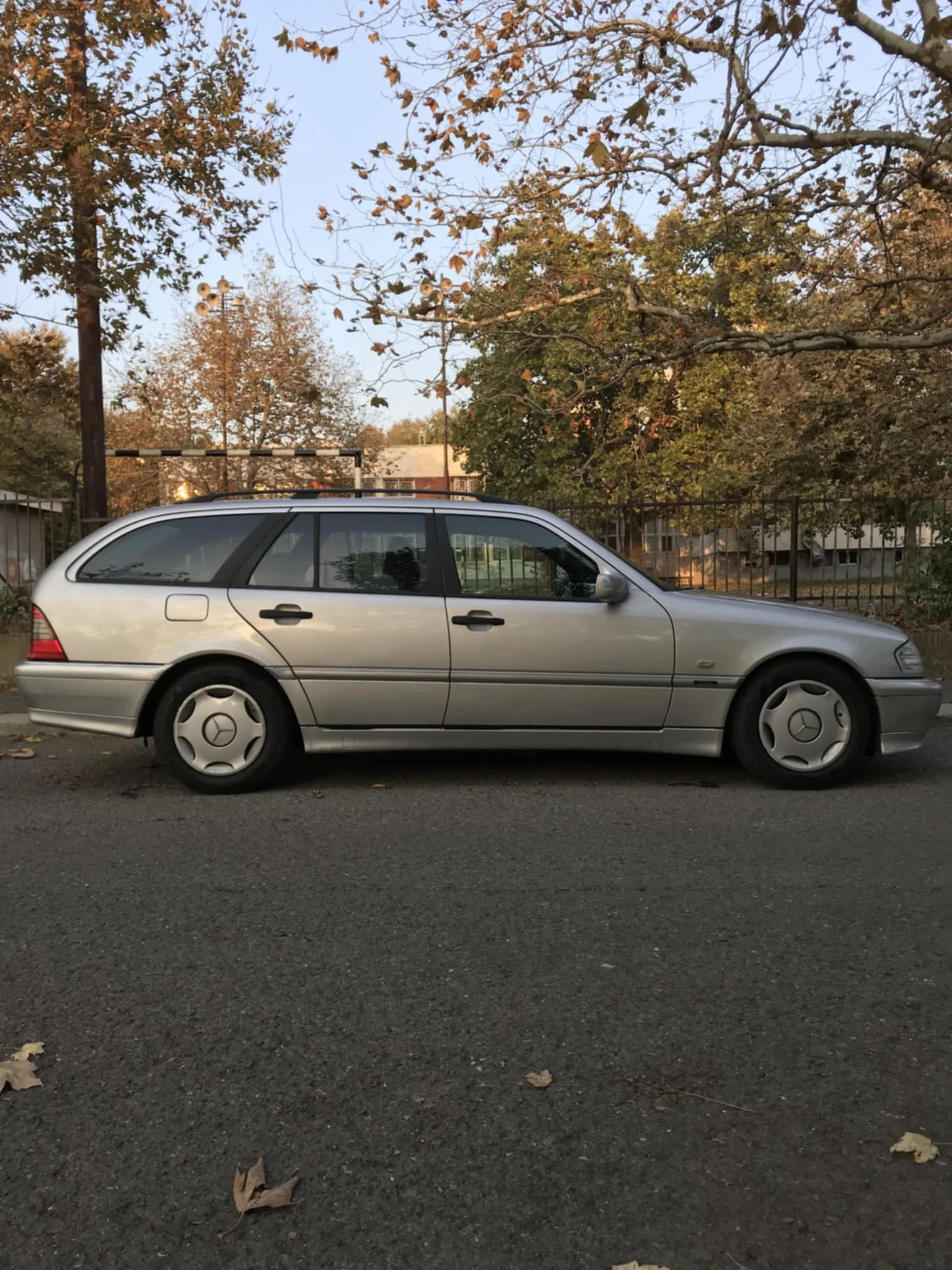 Mercedes-Benz C 220  - изображение 6