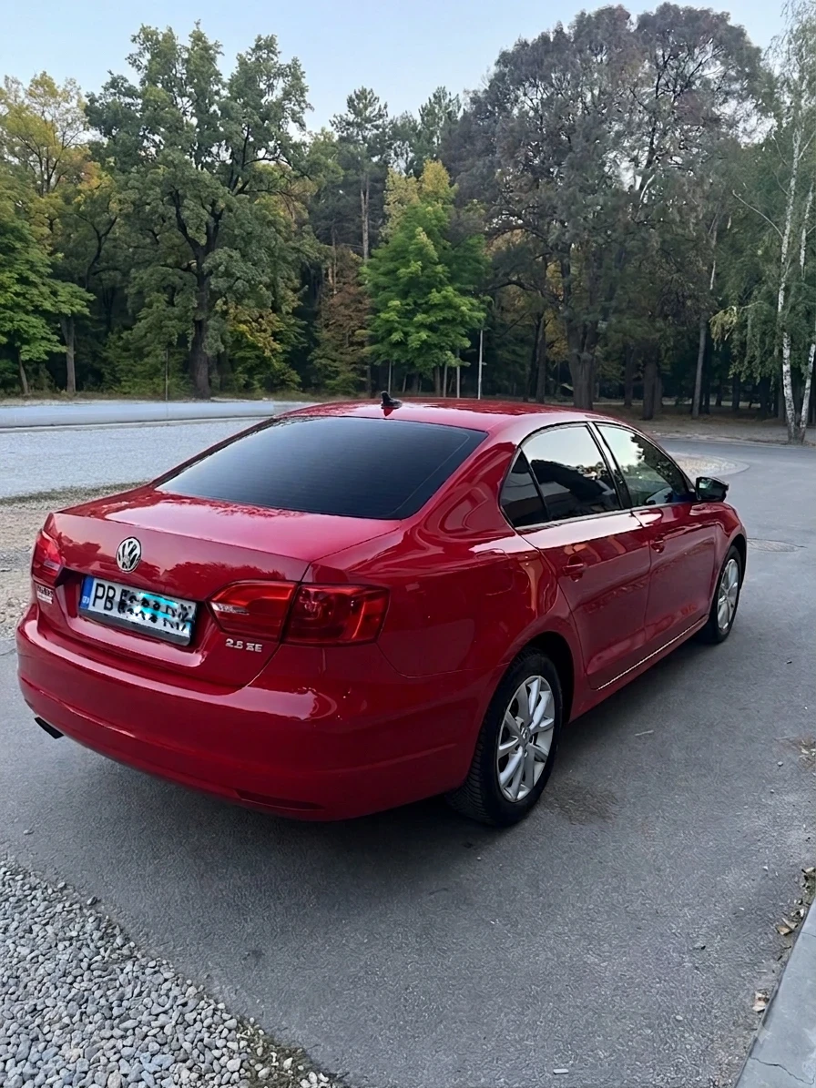 VW Jetta 2.5 SE SPORT, снимка 5 - Автомобили и джипове - 53120629