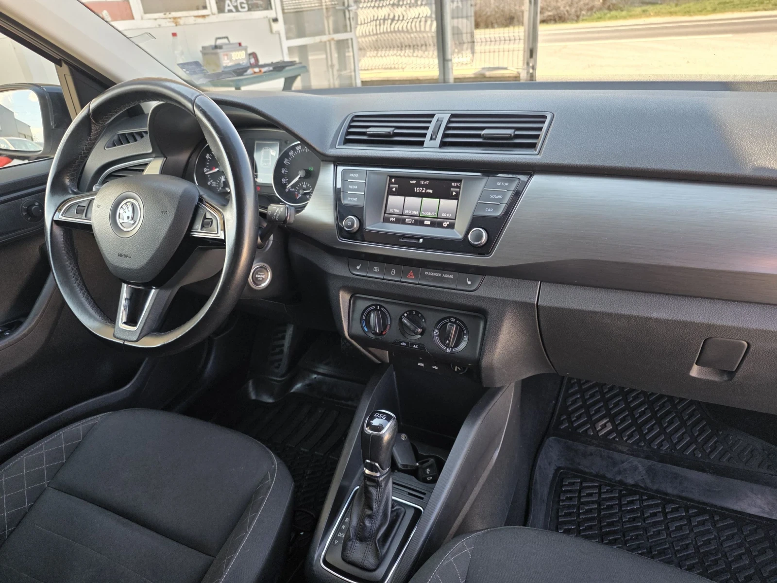 Skoda Fabia 1.2TSI DSG, снимка 13 - Автомобили и джипове - 53714282