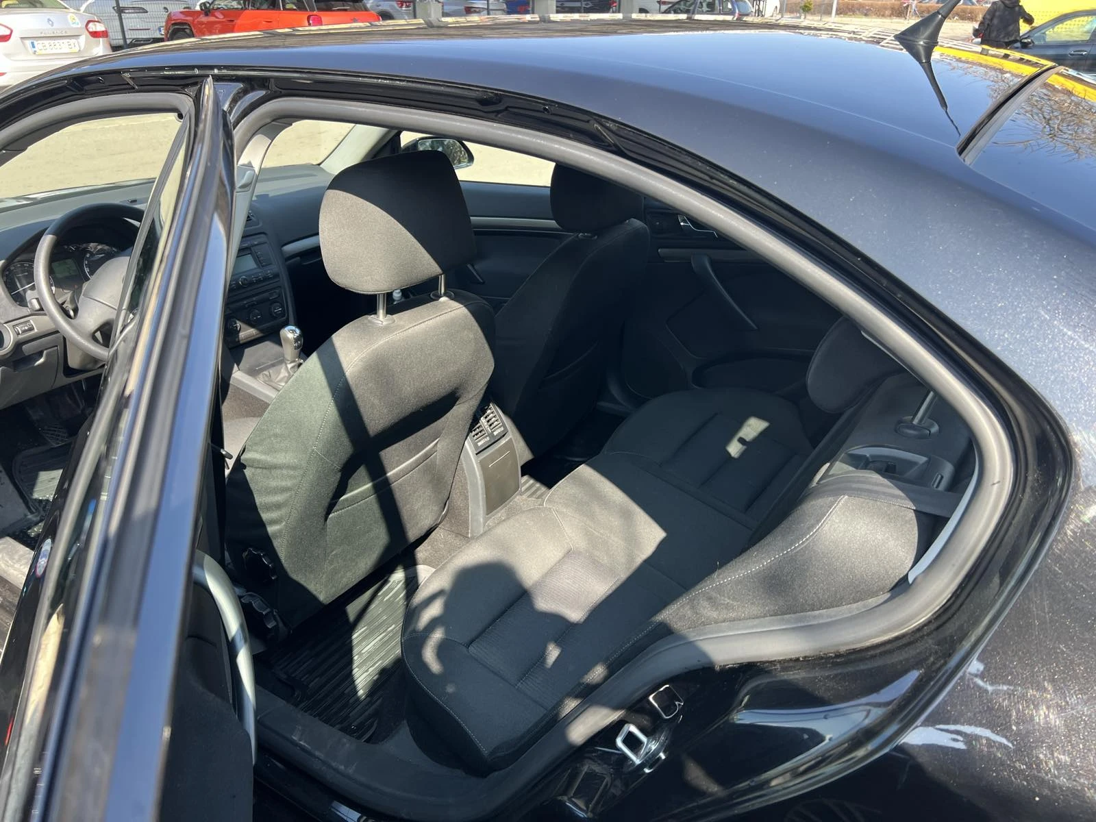 Skoda Octavia, снимка 9 - Автомобили и джипове - 53768535