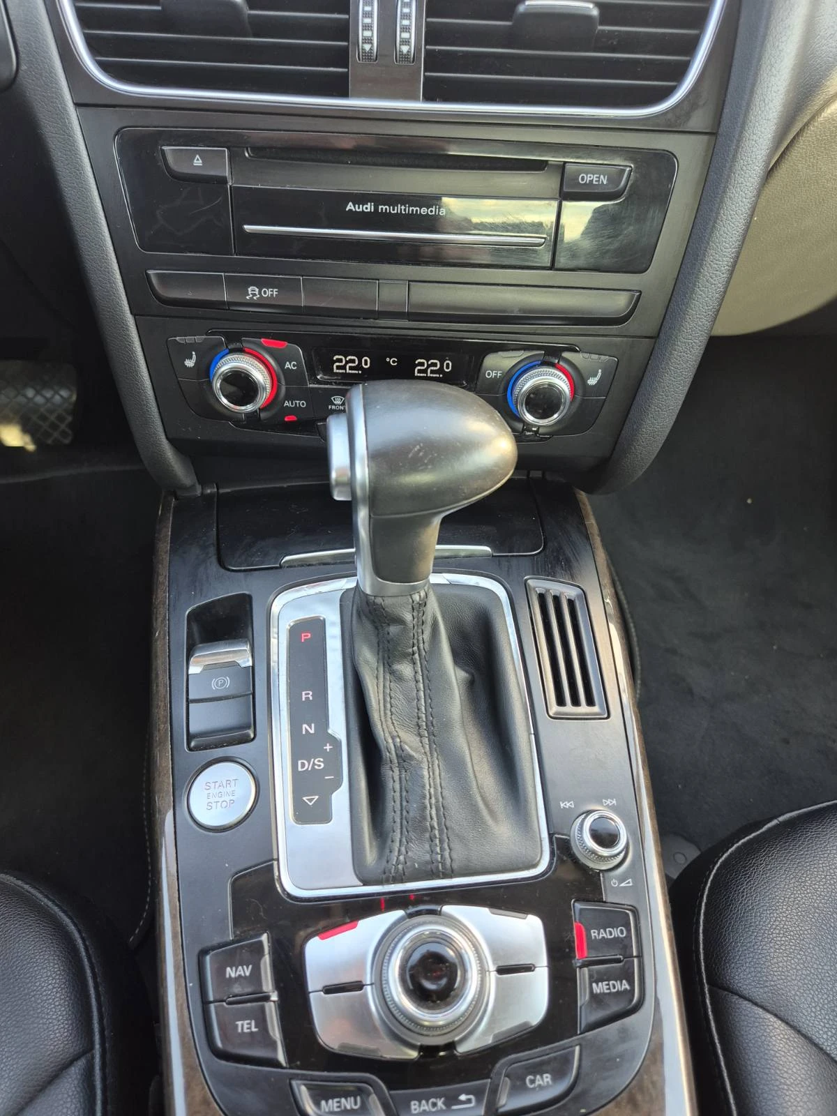 Audi A4 B8.5 2.0TFSI, снимка 15 - Автомобили и джипове - 55052685