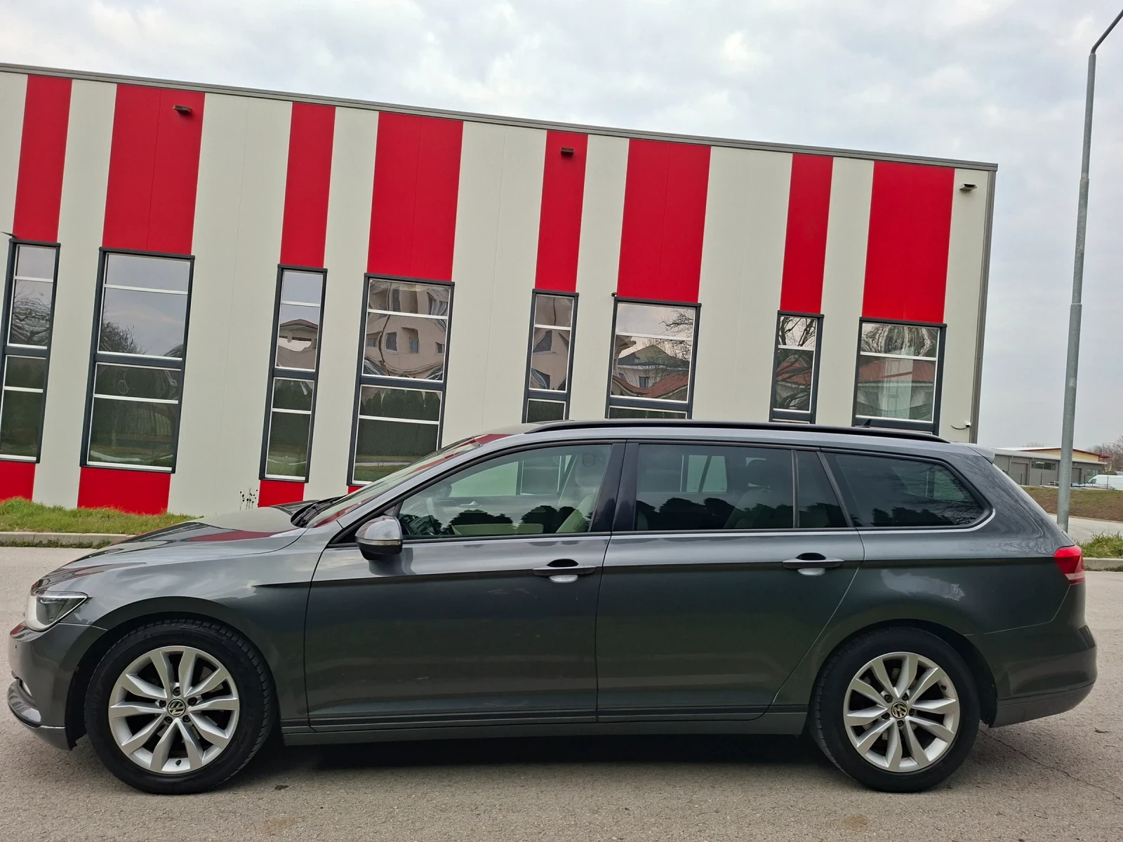 VW Passat Variant, снимка 2 - Автомобили и джипове - 53923961