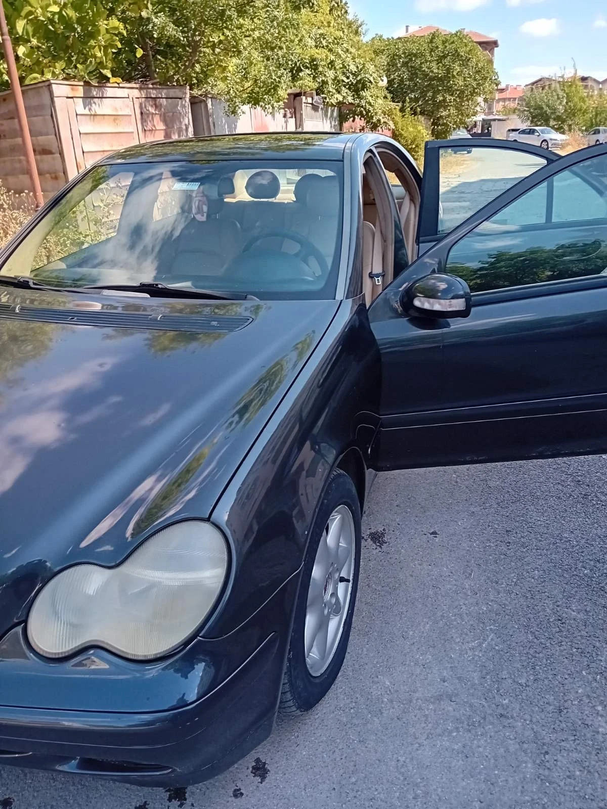 Mercedes-Benz C 200, снимка 2 - Автомобили и джипове - 54313736