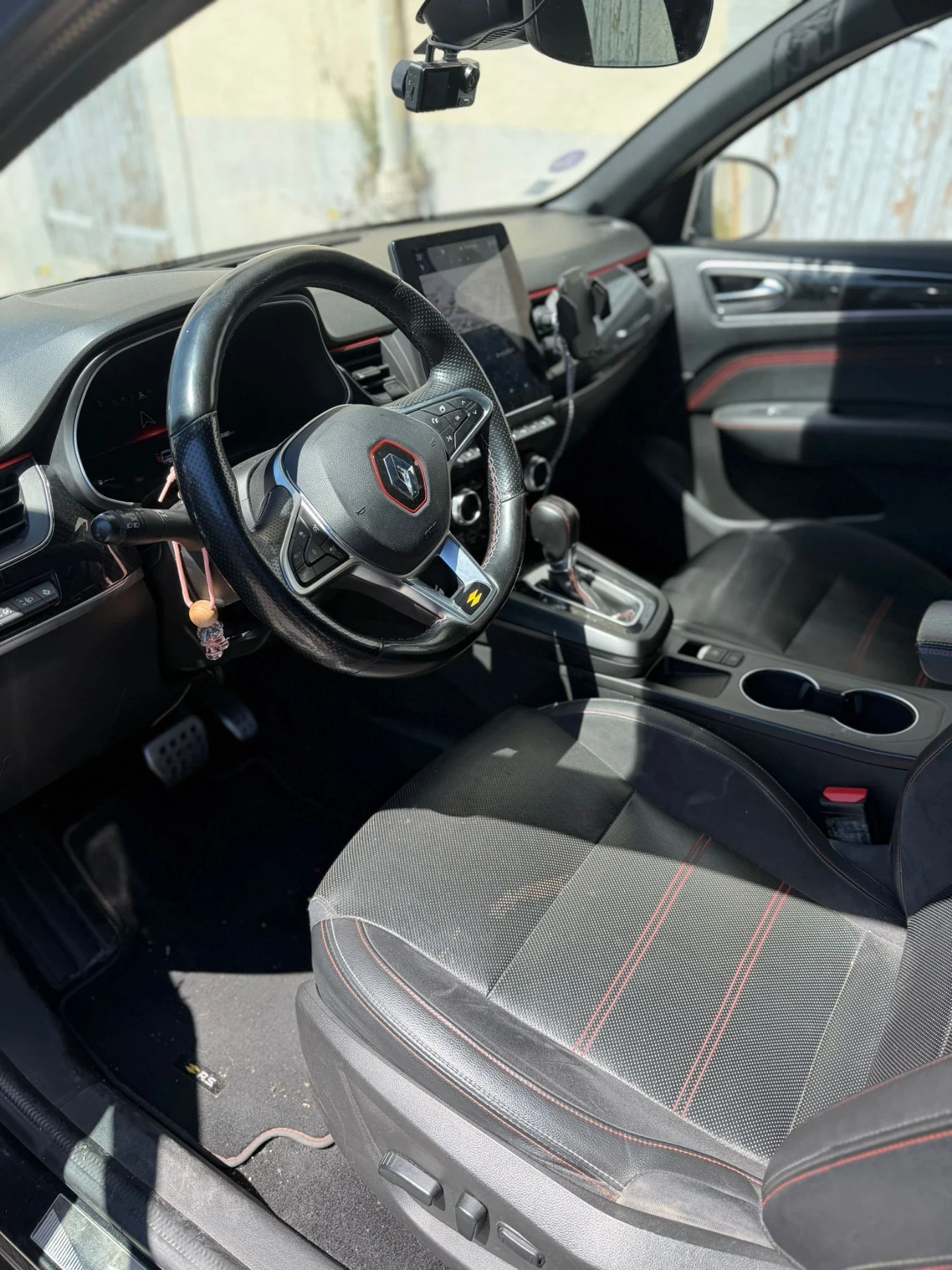 Renault Arkana 1.3 TCE RS-LINE, снимка 7 - Автомобили и джипове - 54653260