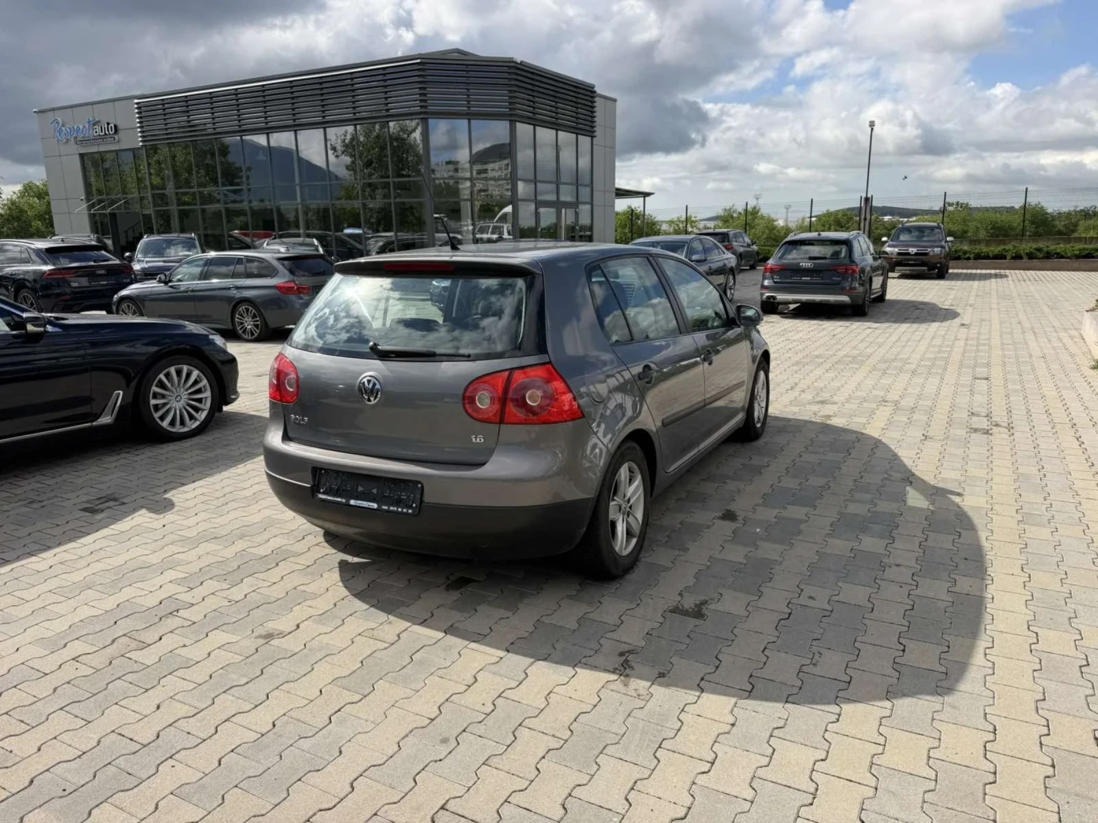 VW Golf 1.6i-102кс ГАЗ 2008г. ОБСЛУЖЕН НАПЪЛНО!, снимка 6 - Автомобили и джипове - 54707531