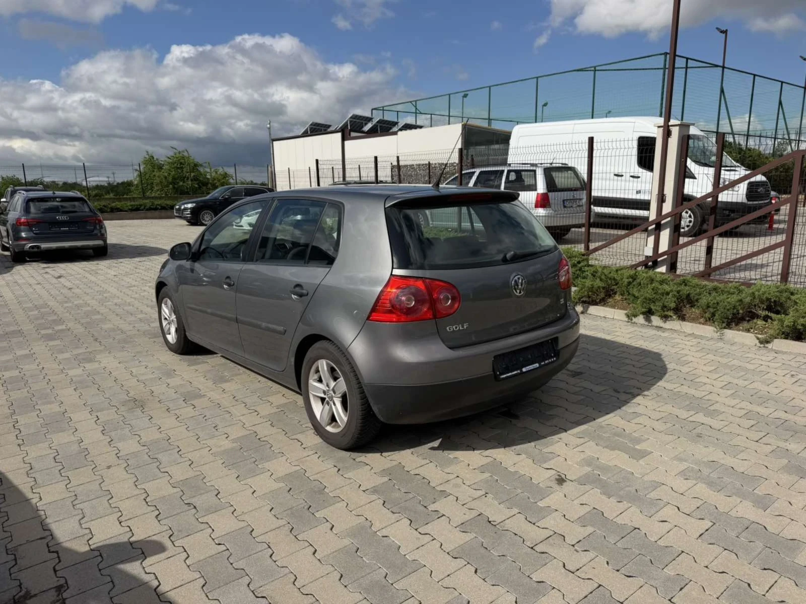 VW Golf 1.6i-102кс ГАЗ 2008г. ОБСЛУЖЕН НАПЪЛНО!, снимка 4 - Автомобили и джипове - 54707531
