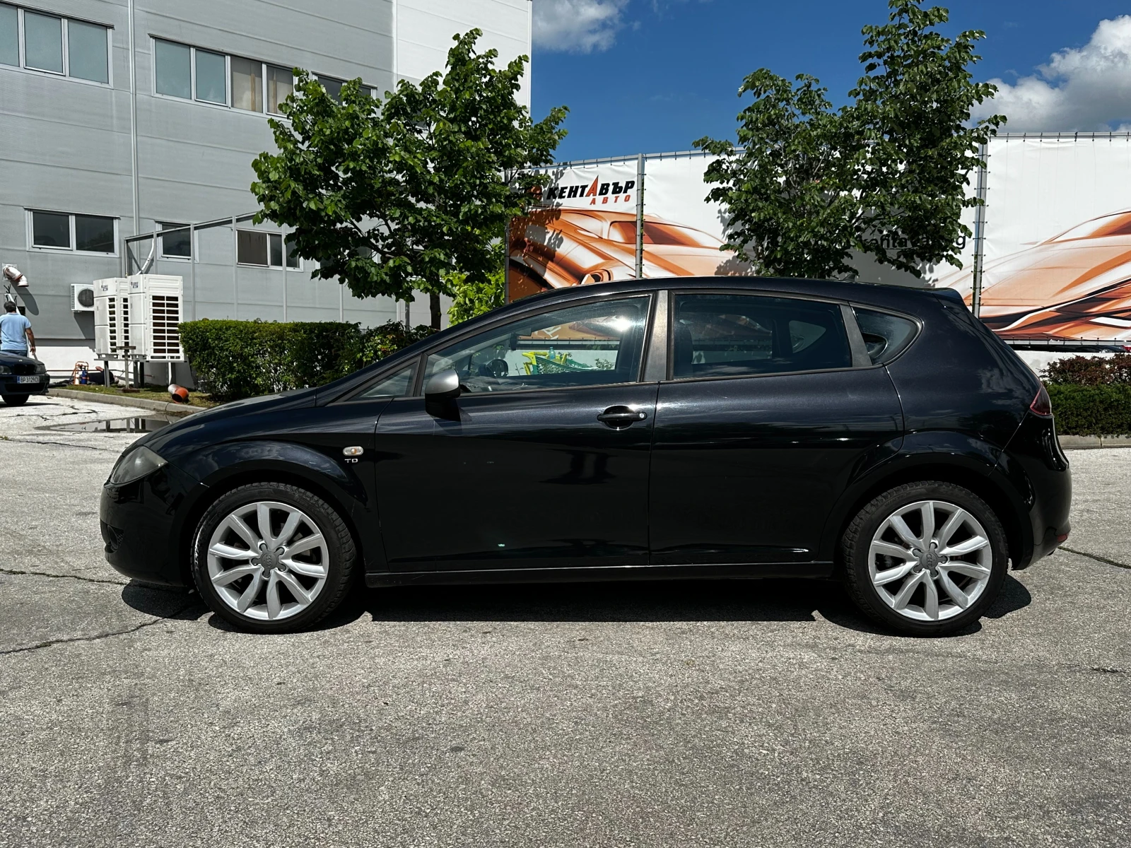 Seat Leon, снимка 2 - Автомобили и джипове - 54775946