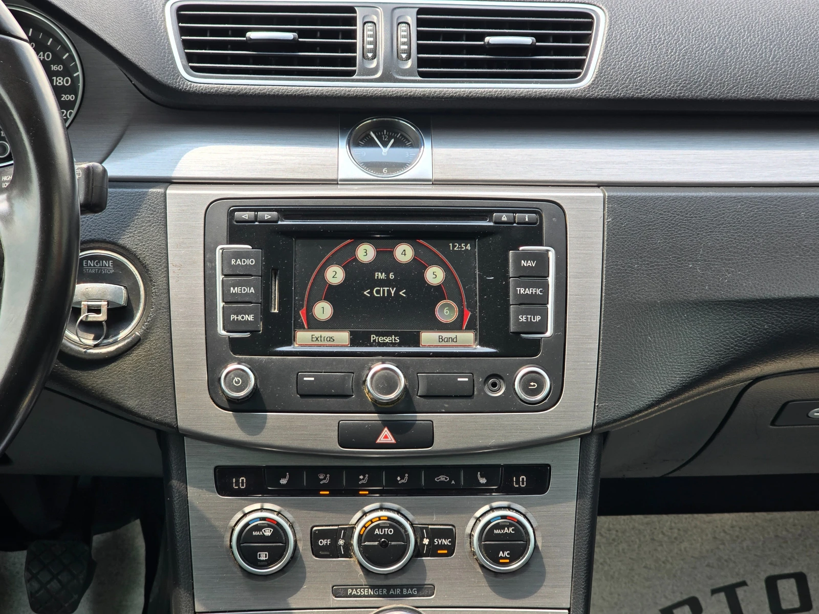 VW Passat 13г.2, 0-170к.с.6-скорости, снимка 11 - Автомобили и джипове - 54790150