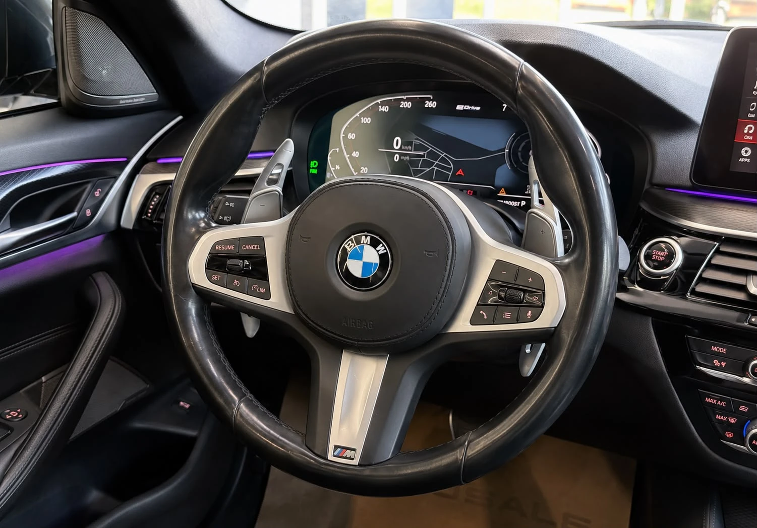 BMW 530E M-Sport* xDrive* Carplay* Harmann Kardon* ЛИЗИНГ, снимка 10 - Автомобили и джипове - 55478814