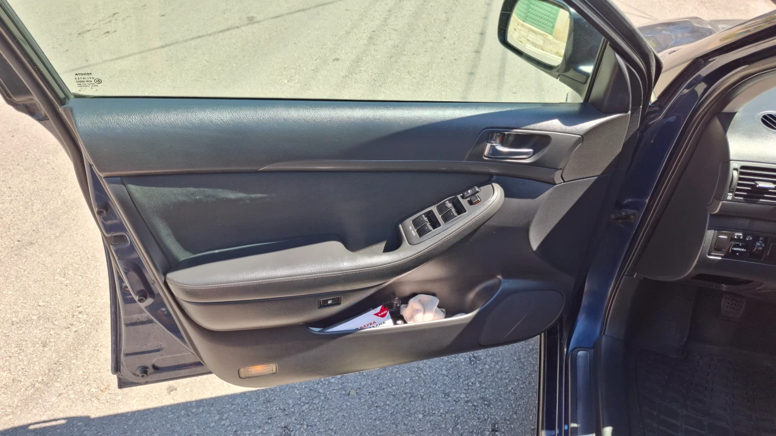 Toyota Avensis T25, снимка 17 - Автомобили и джипове - 55679495