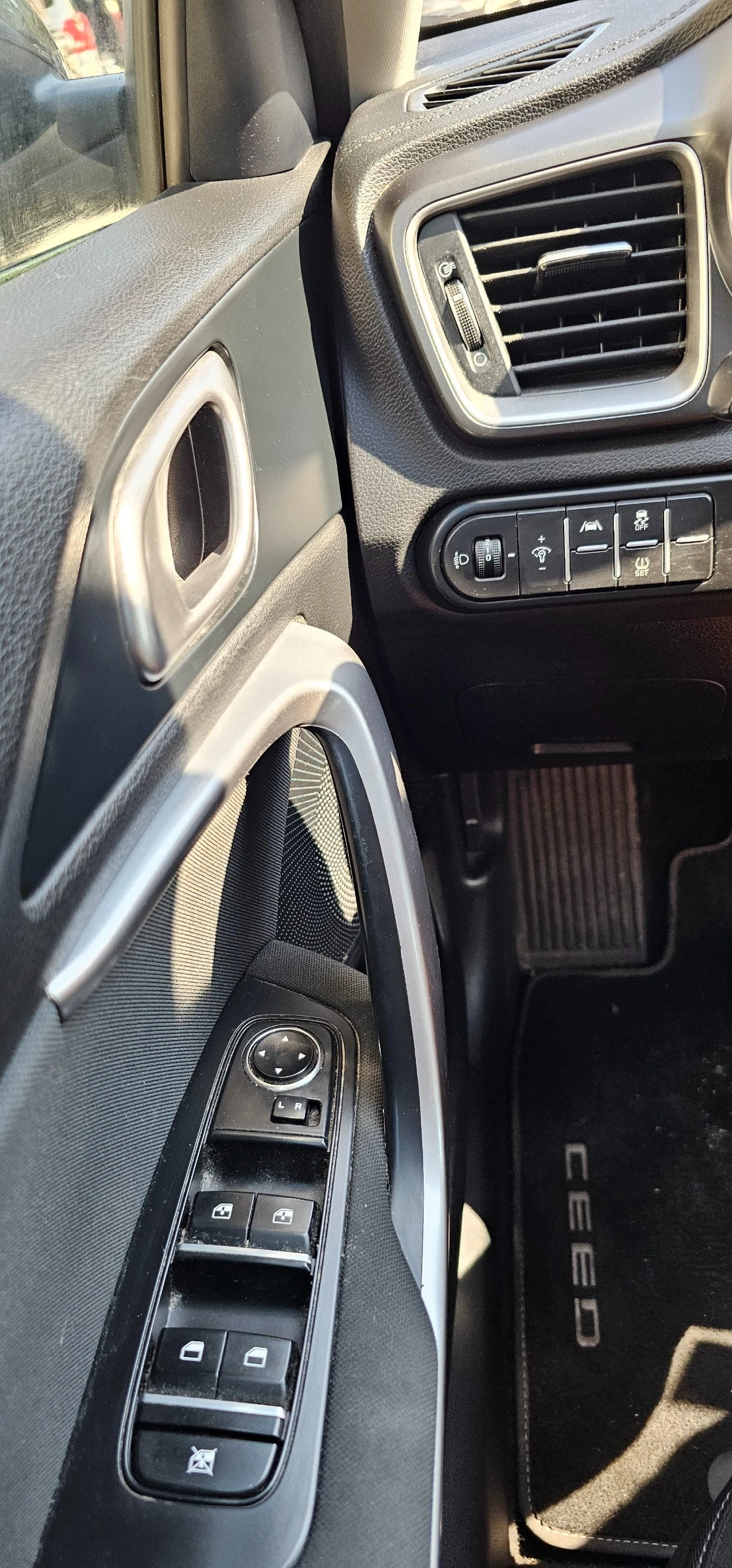 Kia Ceed, снимка 9 - Автомобили и джипове - 55806580