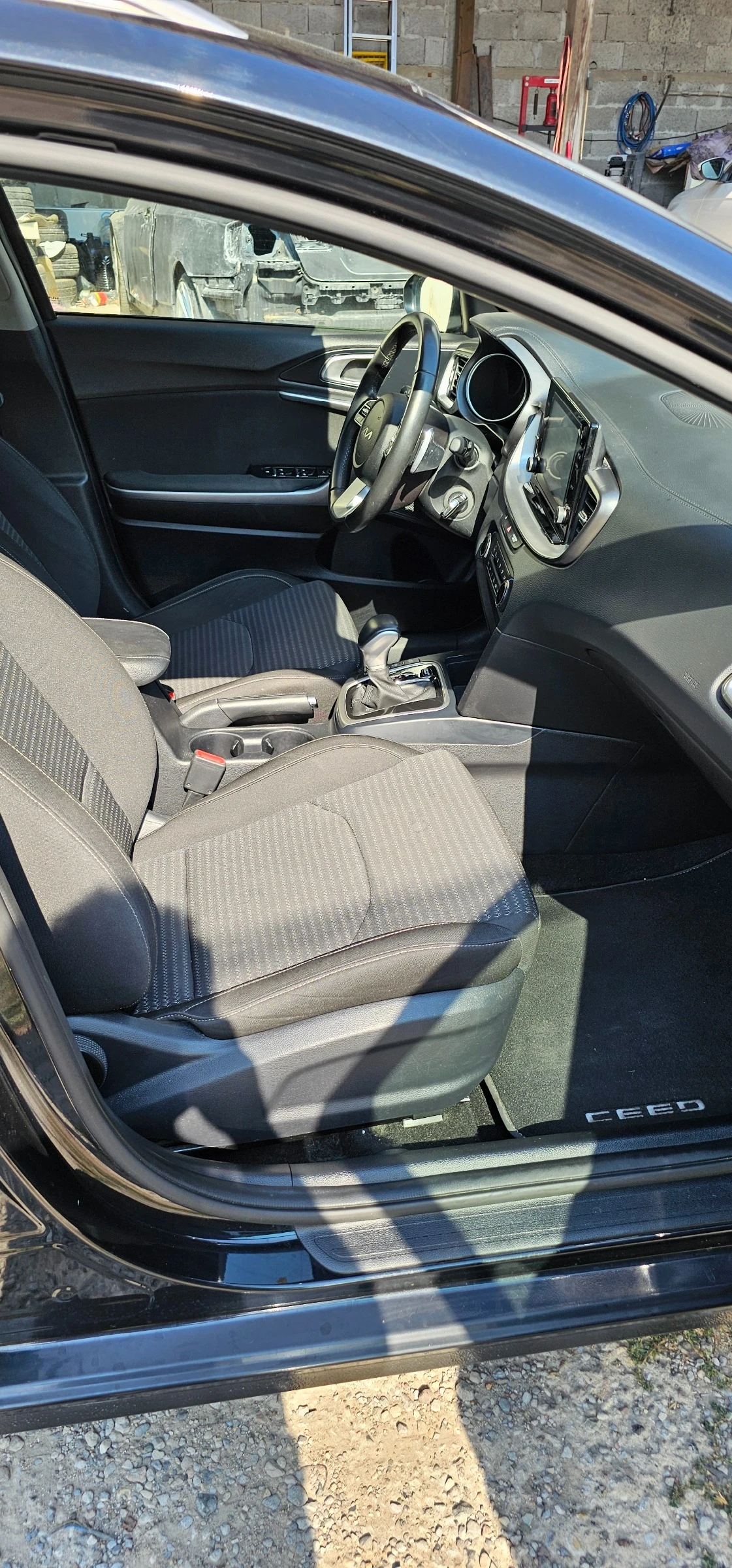 Kia Ceed, снимка 5 - Автомобили и джипове - 55806580