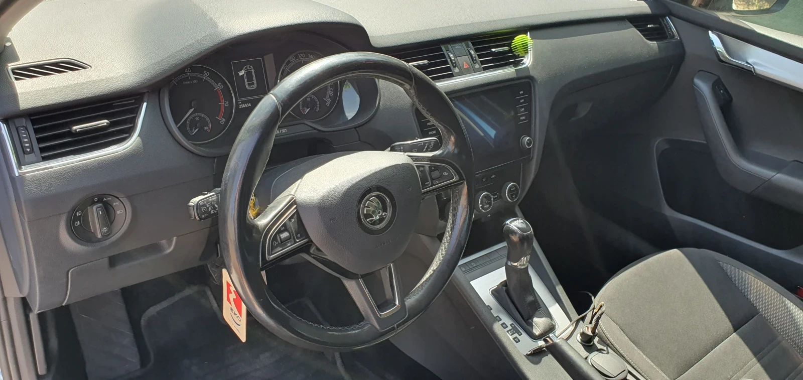 Skoda Octavia 1.0 TSI/116 к.с. /автомат /навигация, снимка 10 - Автомобили и джипове - 55890838