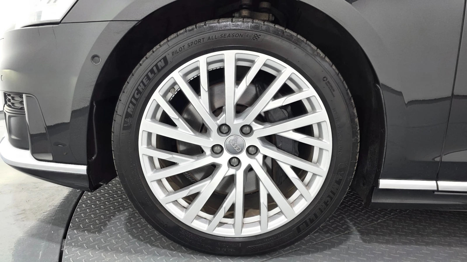 Audi A8, снимка 4 - Автомобили и джипове - 55950338