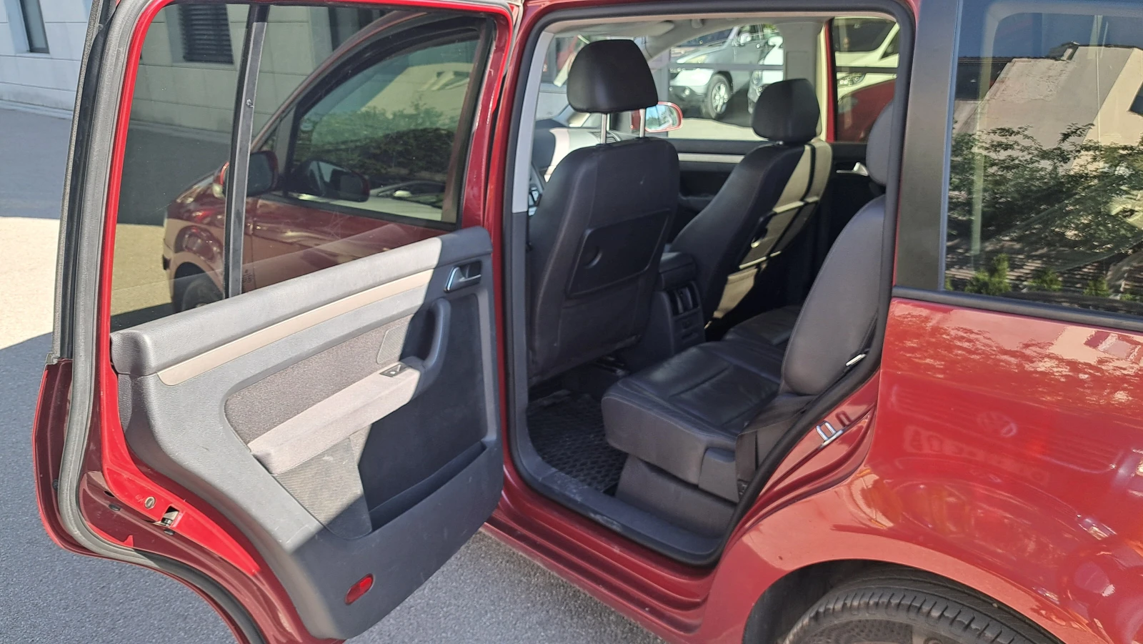 VW Touran, снимка 7 - Автомобили и джипове - 55994311