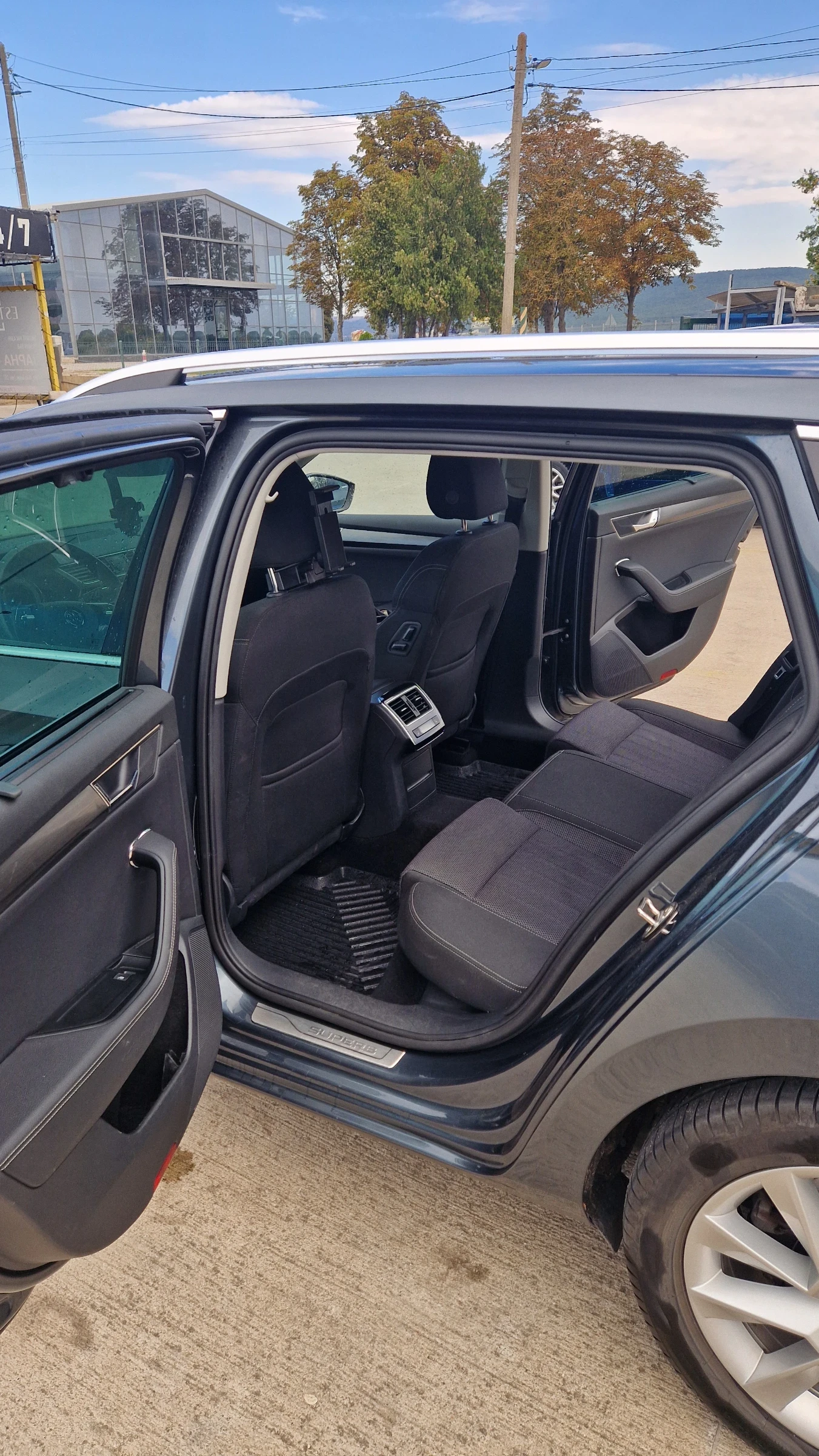 Skoda Superb, снимка 11 - Автомобили и джипове - 56311407