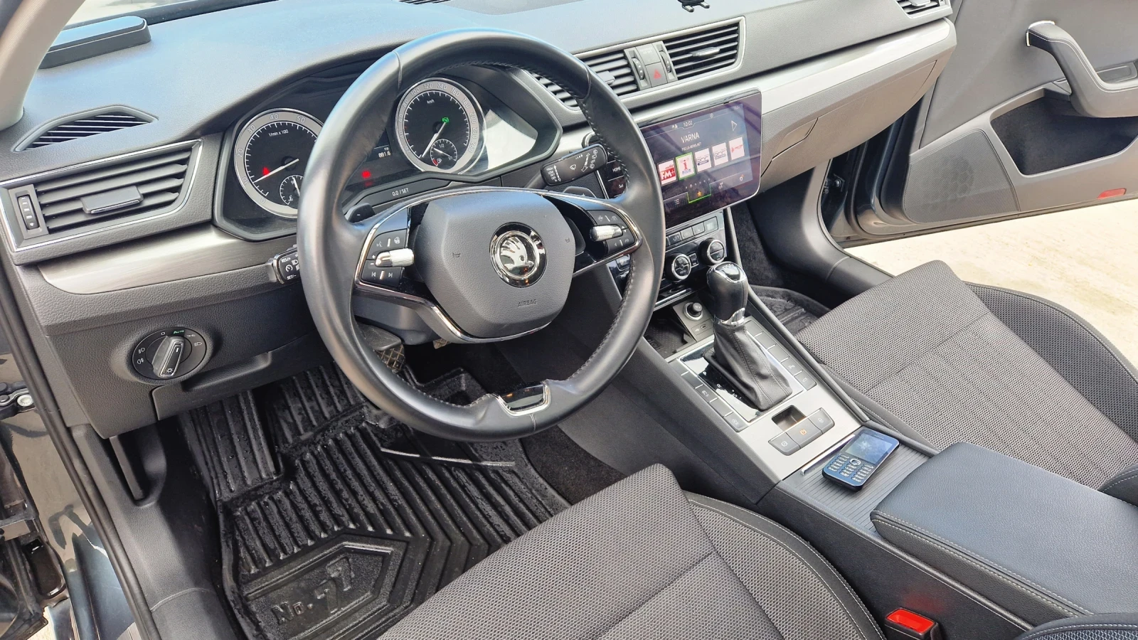Skoda Superb, снимка 6 - Автомобили и джипове - 56311407