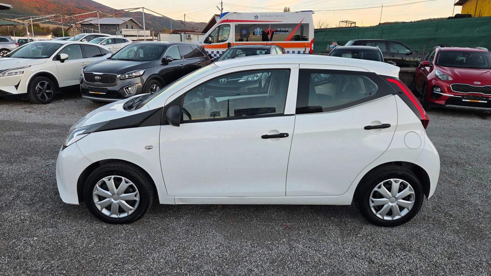 Toyota Aygo 1.0 VVTi NAVI, снимка 5 - Автомобили и джипове - 56637636