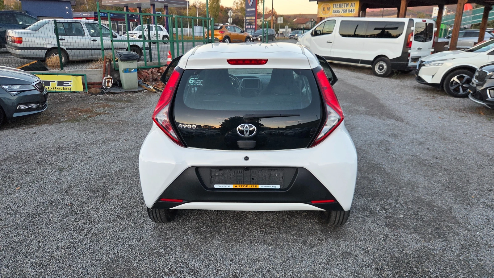 Toyota Aygo 1.0 VVTi NAVI, снимка 8 - Автомобили и джипове - 56637636