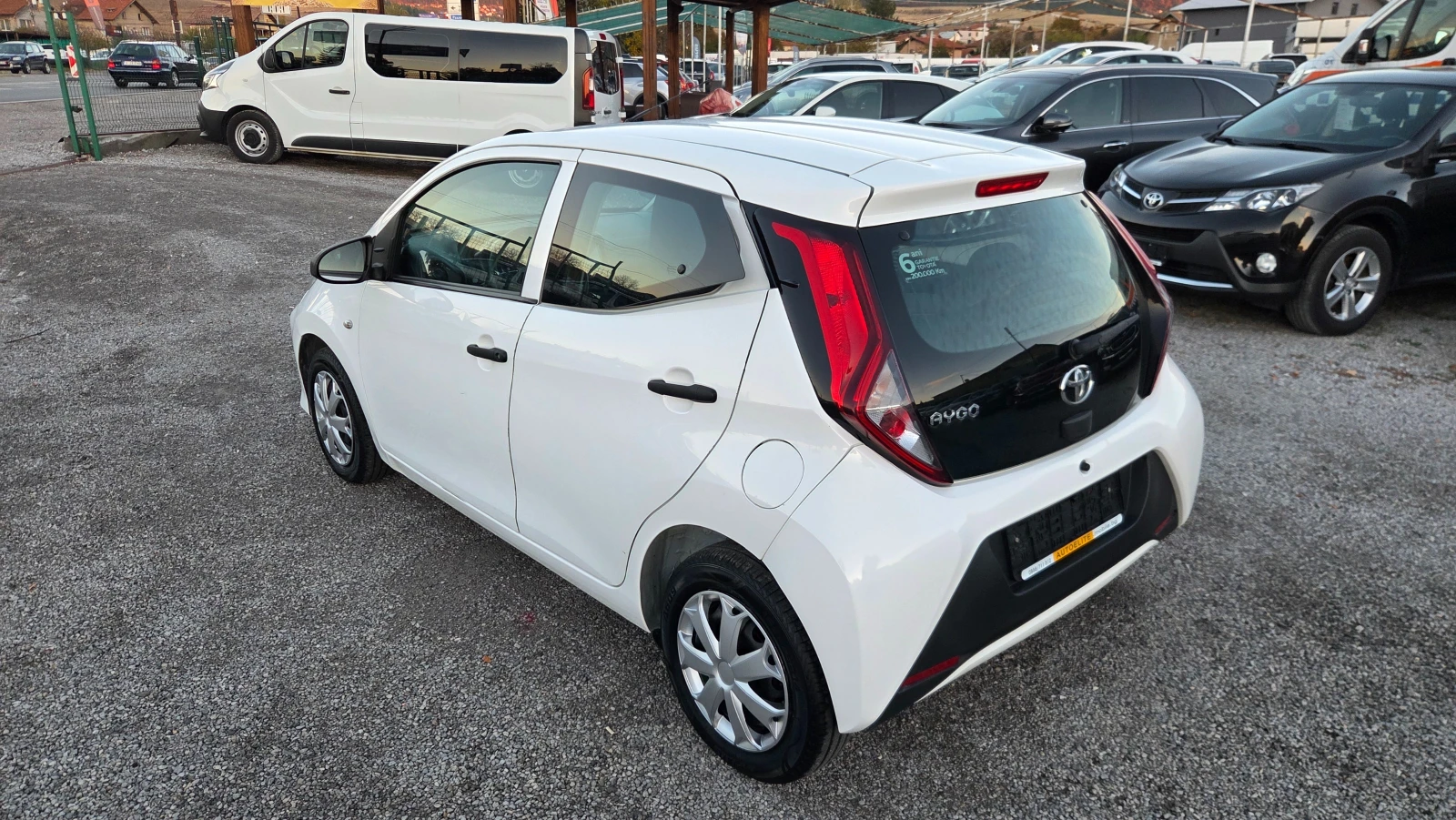 Toyota Aygo 1.0 VVTi NAVI, снимка 4 - Автомобили и джипове - 56637636