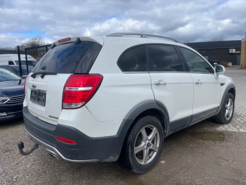 Chevrolet Captiva 2.2 AWD, снимка 4 - Автомобили и джипове - 47669850