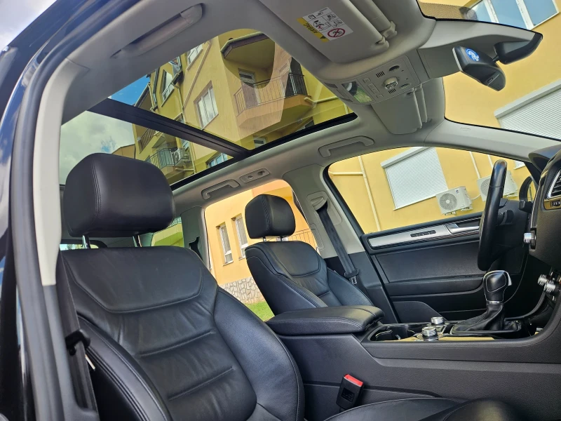 VW Touareg 3.0TDI, снимка 10 - Автомобили и джипове - 47412665