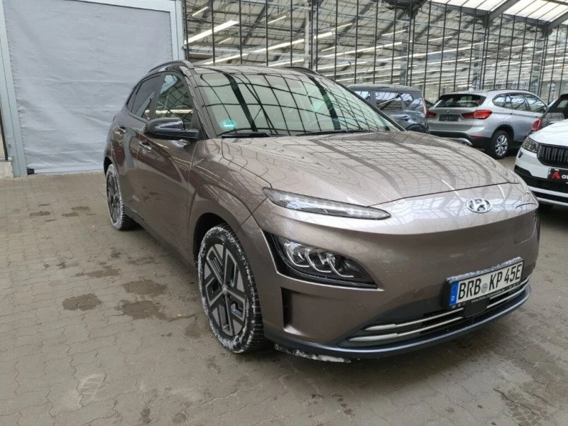 Hyundai Kona 64KWh/TREND/ГАРАНЦИЯ/SOH100%/BLUELINK/20000KM, снимка 2 - Автомобили и джипове - 53596320