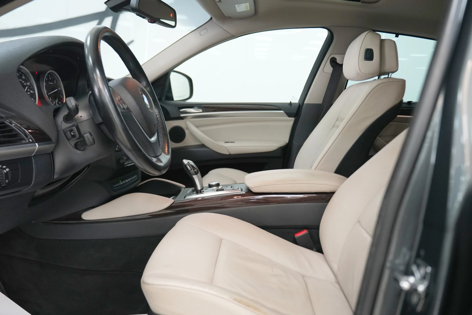 BMW X6 3.5i xDrive - изображение 9