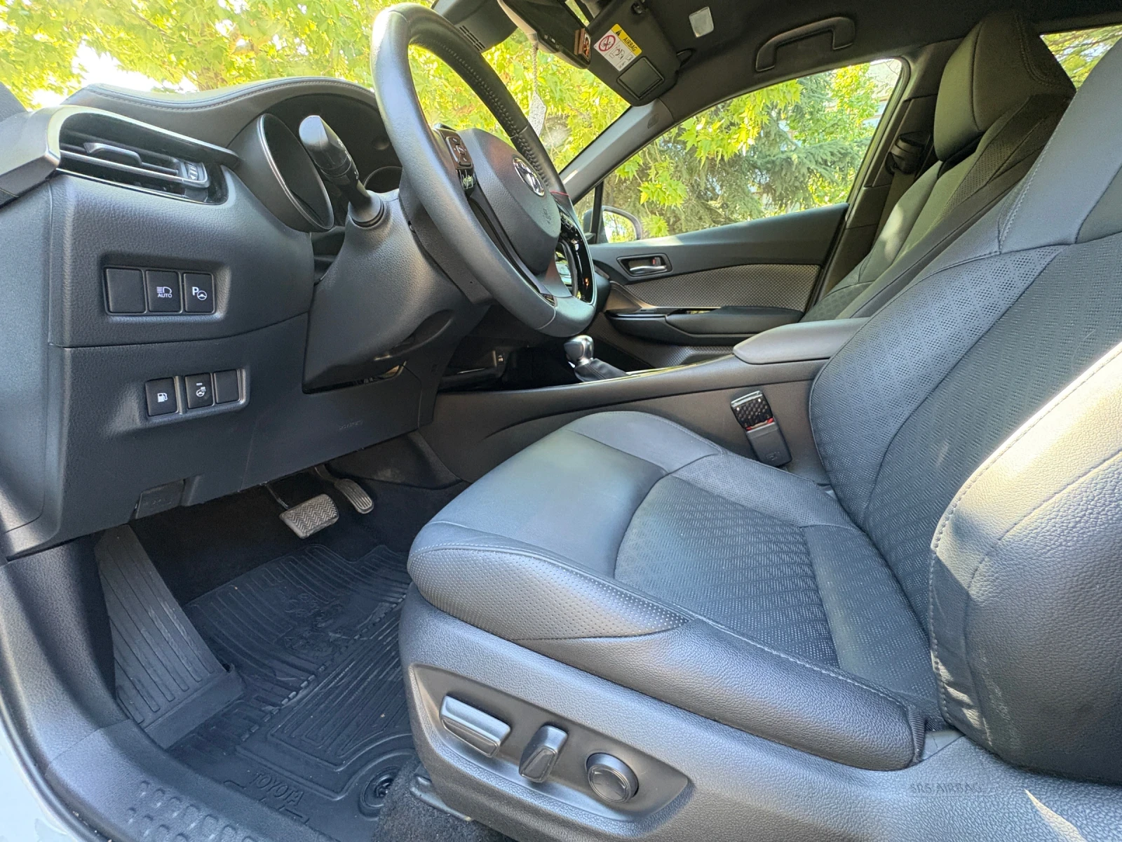 Toyota C-HR 2.0 HYBRID  | Mobile.bg   12