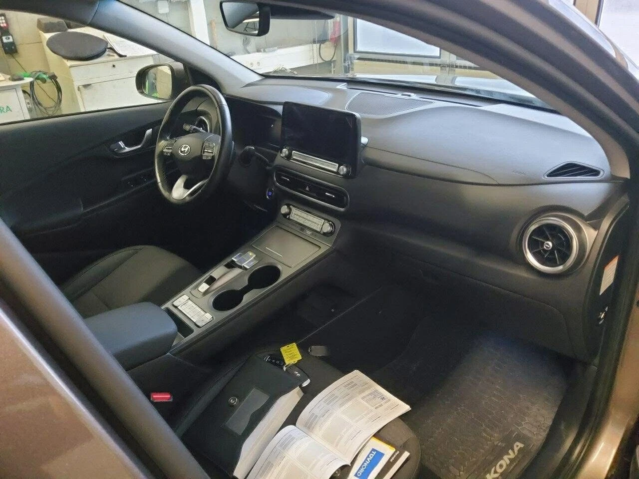 Hyundai Kona 64KWh/TREND/ГАРАНЦИЯ/SOH100%/FACELIFT/BLUELINK, снимка 3 - Автомобили и джипове - 53596320