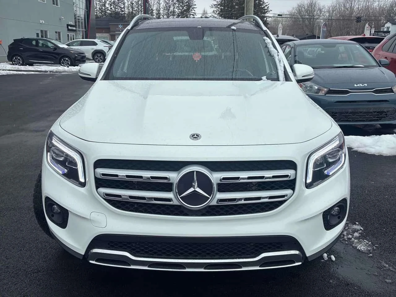 Mercedes-Benz GLB * 250 * DISTRONIC* PANORAMA* ПОДГРЕВИ* , снимка 6 - Автомобили и джипове - 53991552
